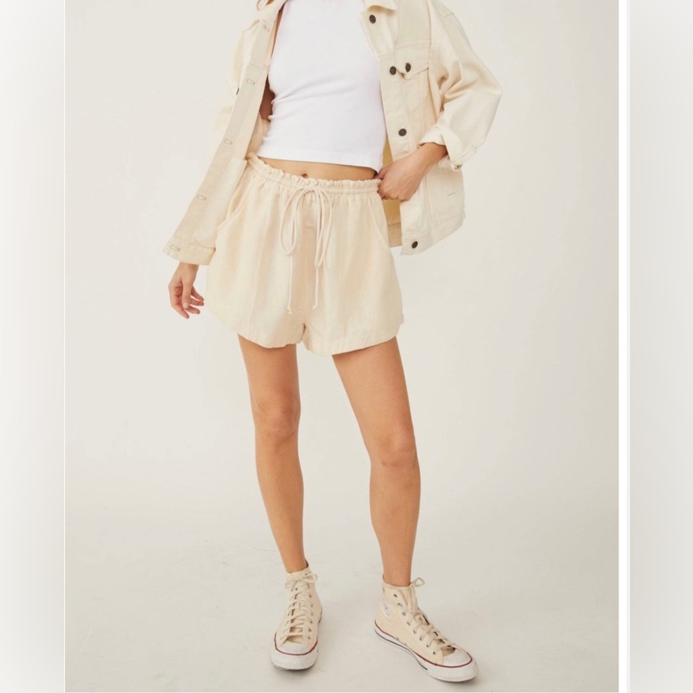 free people Mirella Cinched Short. NWT.